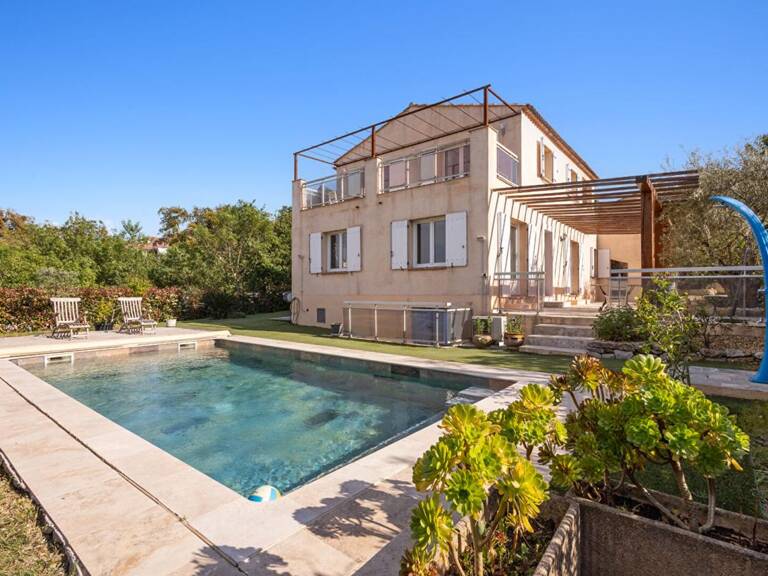 En exclusivité Villa comprenant T4 + T2 + Studio et piscine à vendre à Cogolin — photo 1