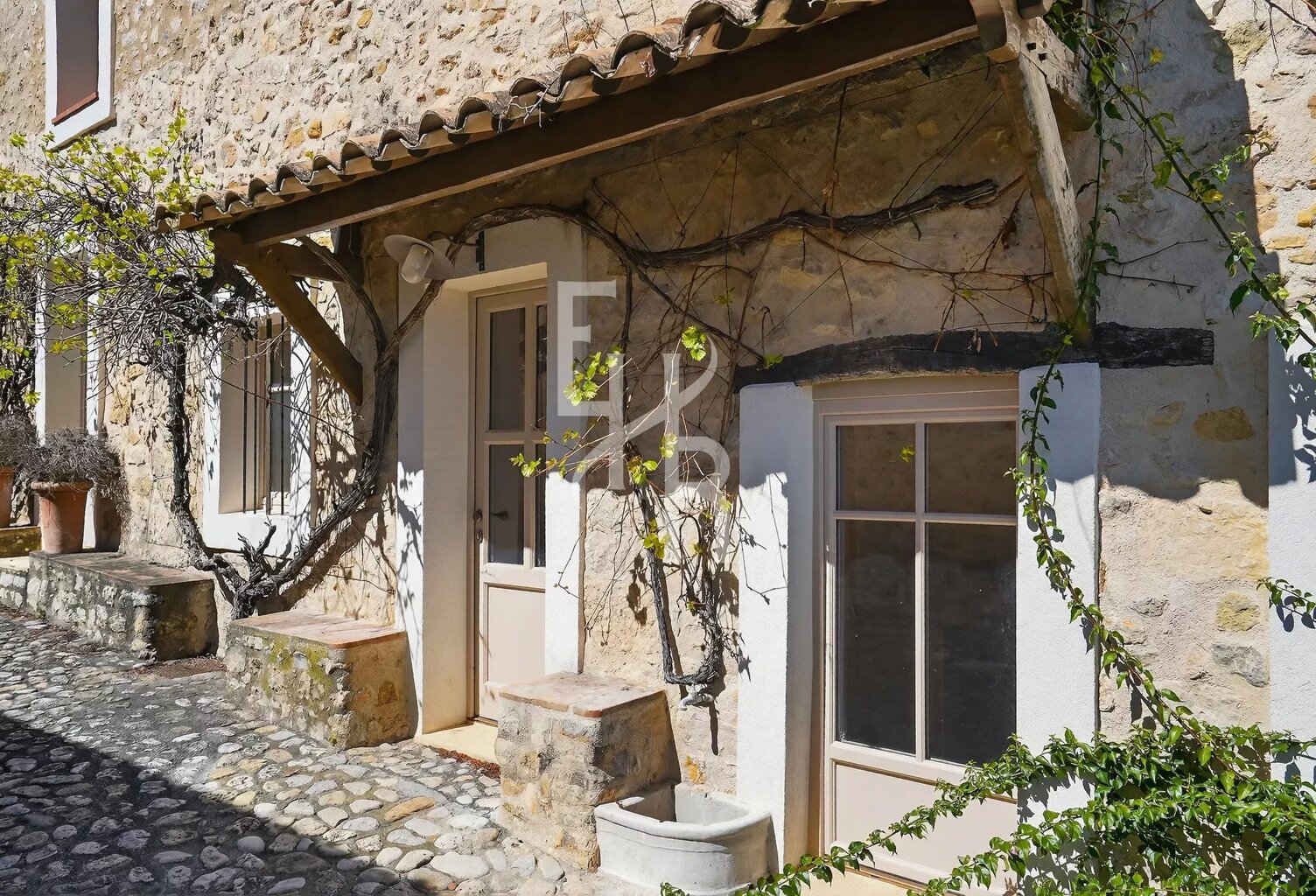 BAISSE DE PRIX | MAISON DE VILLE À MOUGINS — photo 1
