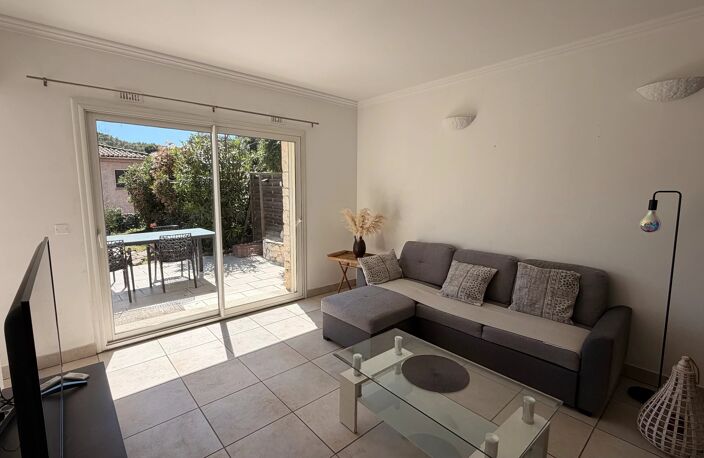EXCLUSIVITÉ – APPARTEMENT EN REZ-DE-CHAUSSÉE AVEC JARDIN ET GARAGE — photo 3