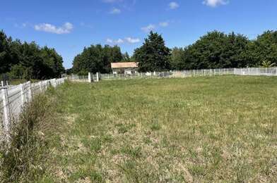 Terrain  83850 €