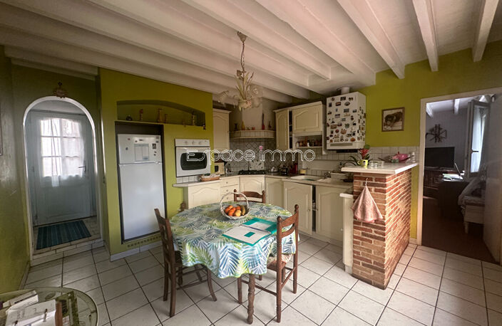 Maison vendu louée - 66m² - 2 chambres - 1910m² de terrain - Plain pied - CROPUS — photo 2