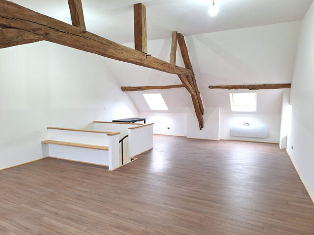 Charny centre -maison de village avec cour. — photo du bien