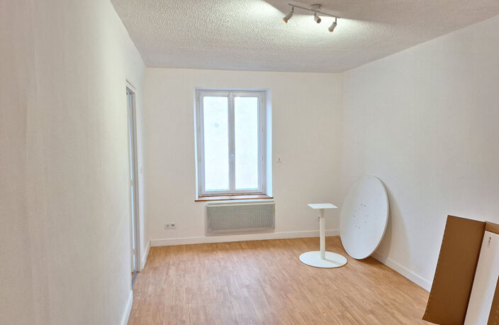 Charny centre -maison de village avec cour. — photo 5