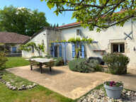 Propriété de charme avec maisons d'amis , granges et piscine — photo 2