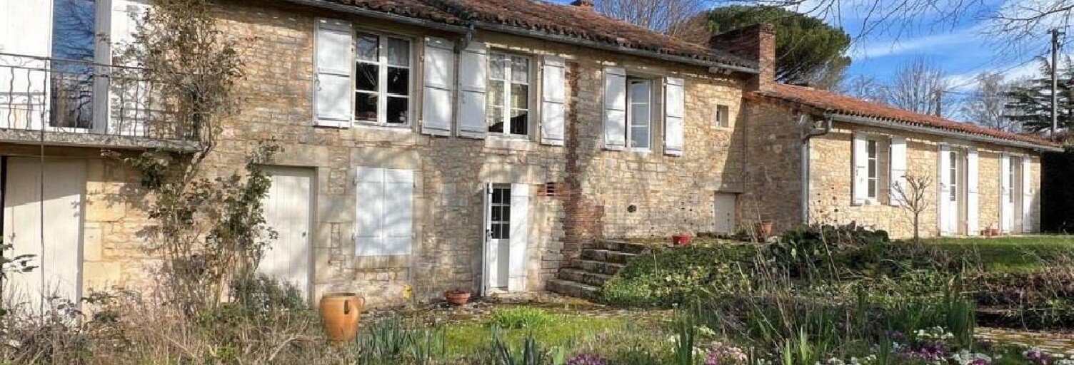 Maison 8 Pièces 207 m² à vendre à Ruffec (16700)