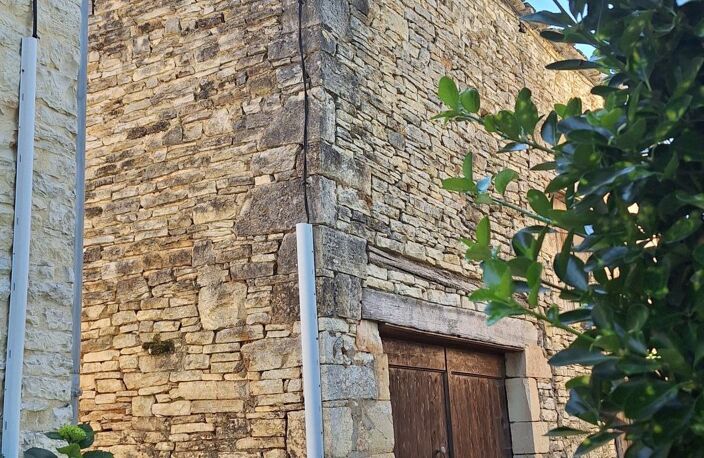 Belle maison de village en pierre avec cour, remise et Terrain — photo 3