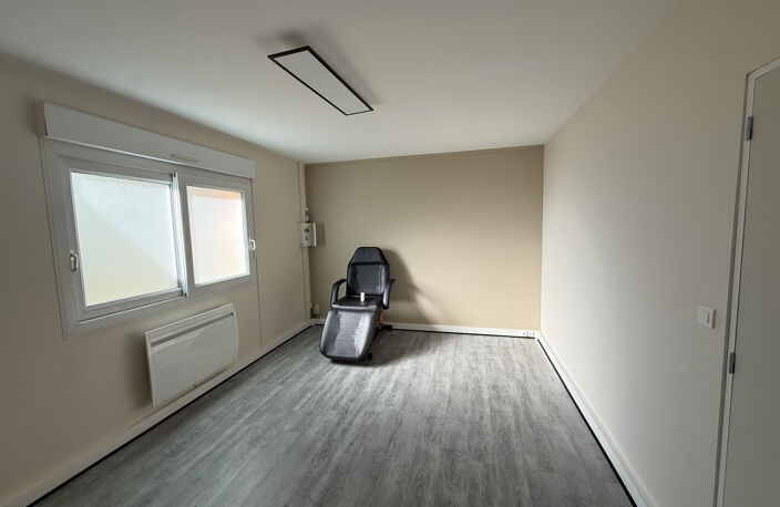 Local d'activité 48.5 m2 - VERNAISON — photo 5