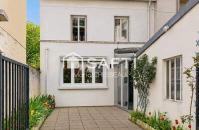 Maison familiale avec jardin et garage — photo du bien