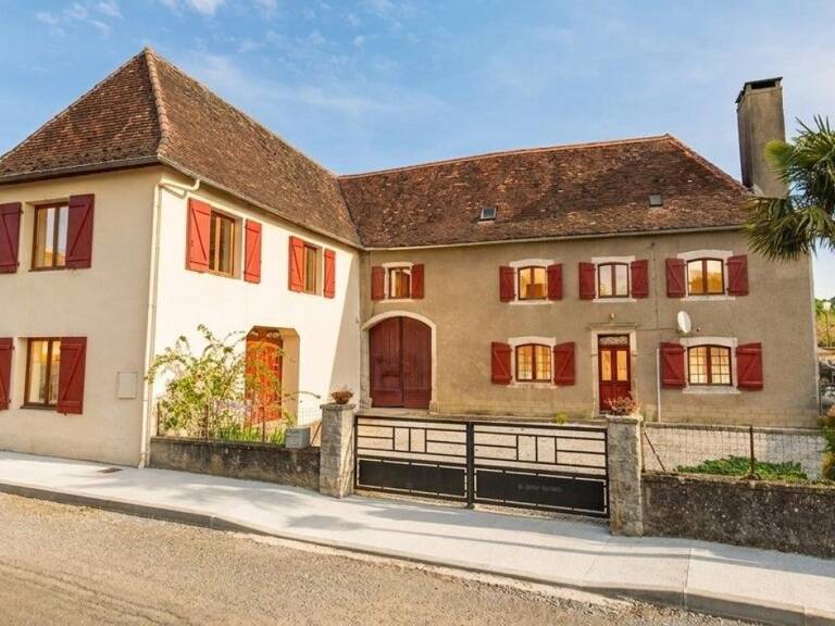 Corps de ferme XVIII ème siècle - double habitation - fort potentiel à valoriser — photo 1