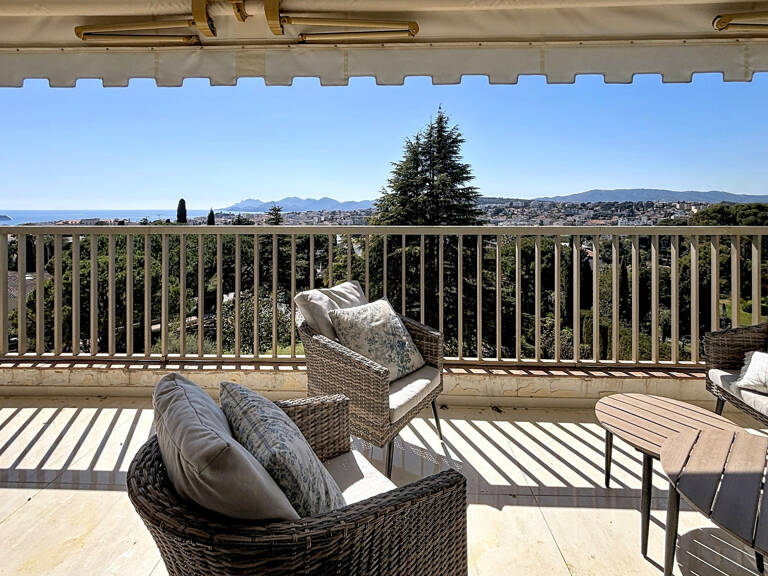CANNES OXFORD. RESIDENCE AVEC PARC ET PISCINE. APPARTEMENT 3 — photo 1