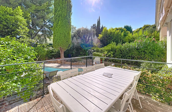 CANNES PETIT-JUAS. ELEGANTE VILLA AVEC BEAU JARDIN - PISCINE — photo 5