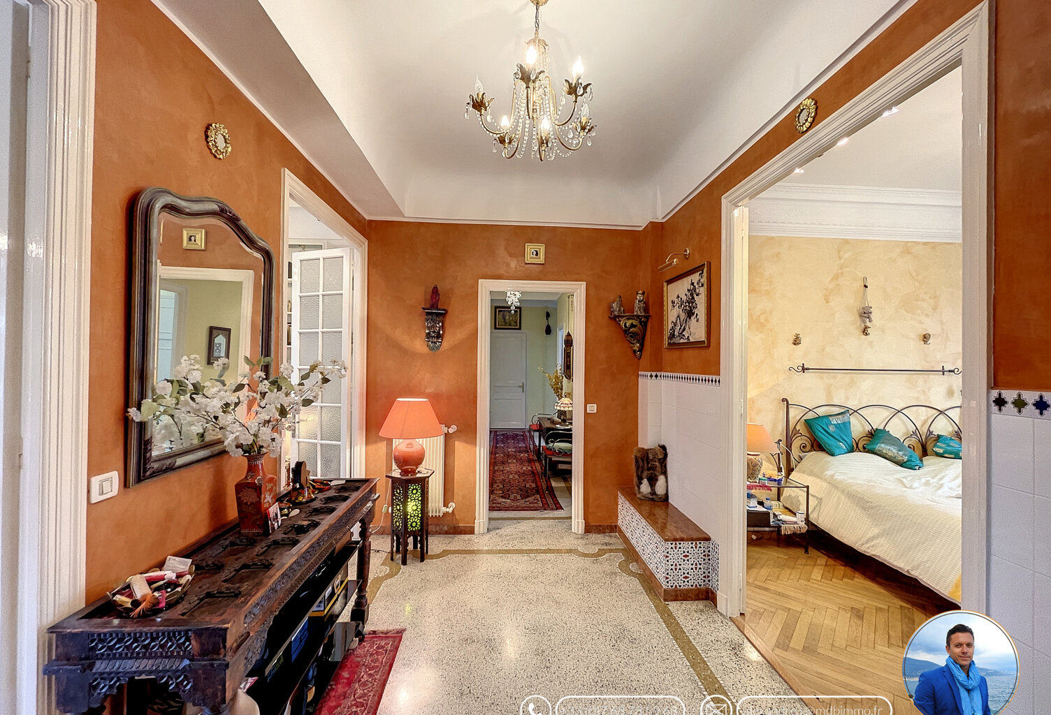 MENTON CARRÉE D'OR - LUXUEUX T5/6 TRAVERSANT DANS IMMEUBLE B — photo 1
