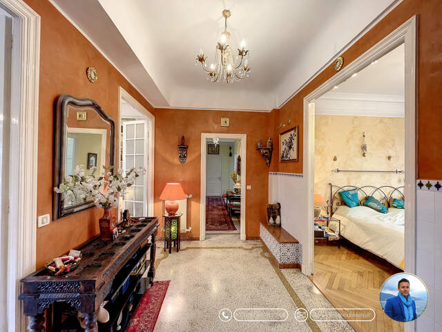 MENTON CARRÉE D'OR - LUXUEUX T5/6 TRAVERSANT DANS IMMEUBLE B — photo du bien