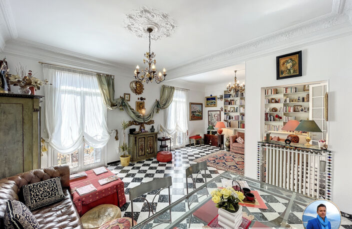 MENTON CARRÉE D'OR - LUXUEUX T5/6 TRAVERSANT DANS IMMEUBLE B — photo 4