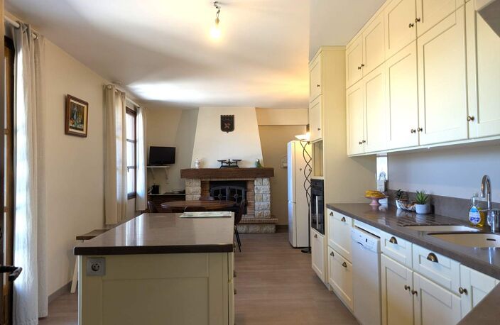 Vente maison 7 pièces 230 m² Sainte-Maure-de-Touraine (37800) — photo 2