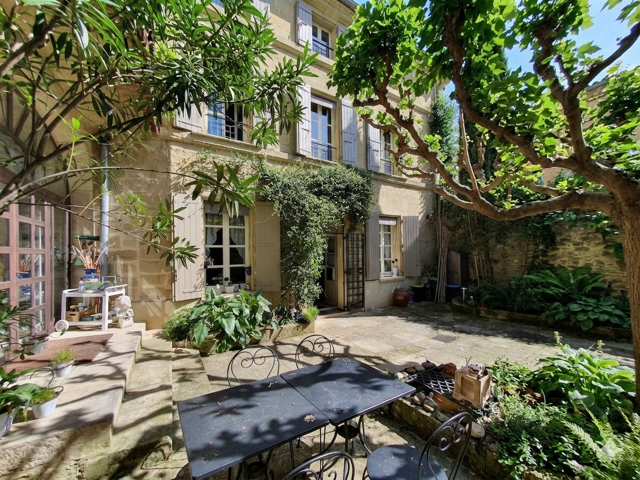 A Vendre GARD (30) - Grande maison de charme avec cour dans — photo du bien