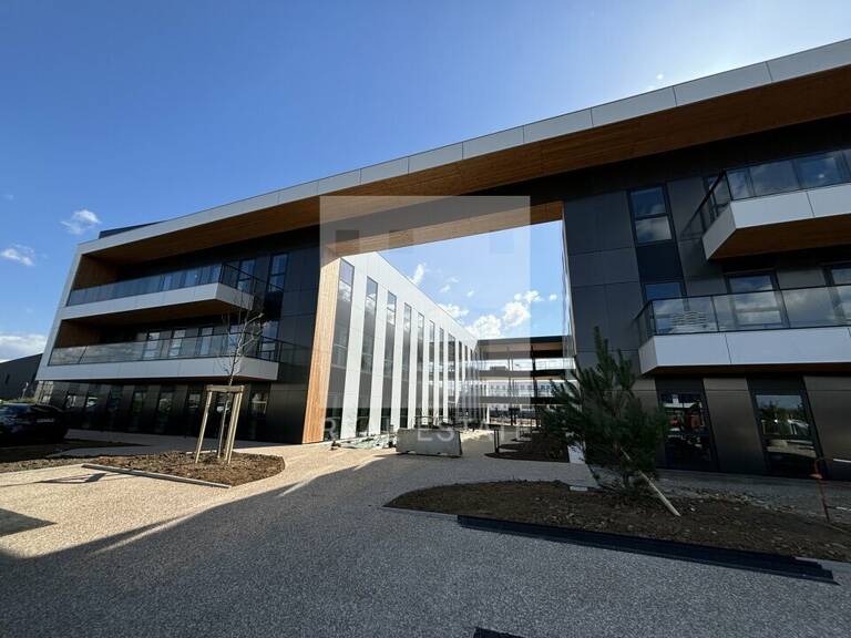 BUREAUX à LOUER — photo 1