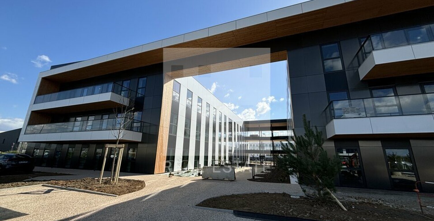 BUREAUX à LOUER — photo 1