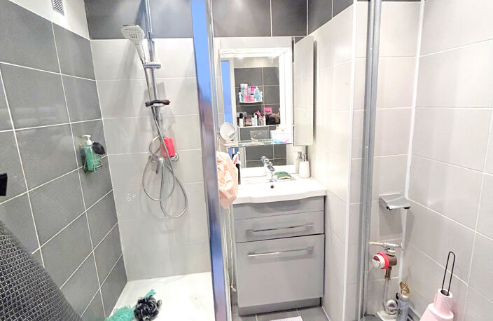 EXCLUSIVITE: IDEAL INVESTISSEUR SAINT-ETIENNE BEL APPARTEMEN — photo 5