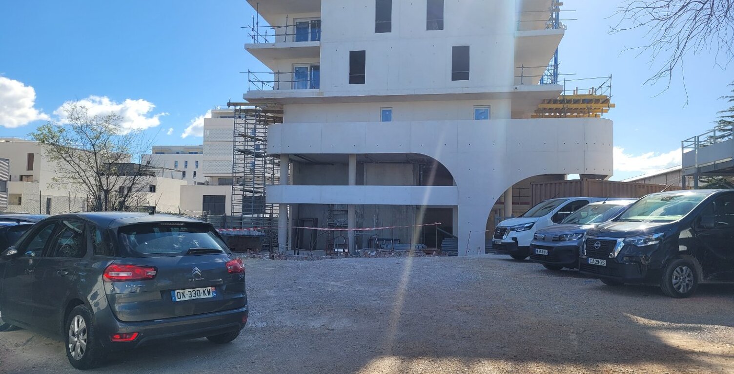 Local commercial — photo 1