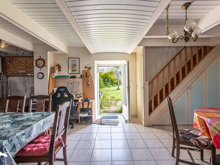 Maison en pierre de 7 pièces principales — photo 1
