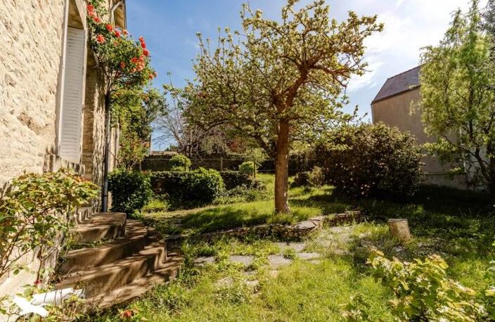 Maison en pierre de 8 pièces principales — photo 2