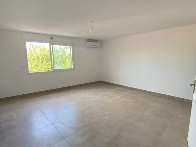 APPARTEMENT DE TYPE 1 SITUE AU LAPIN BLANC 13008 — photo du bien