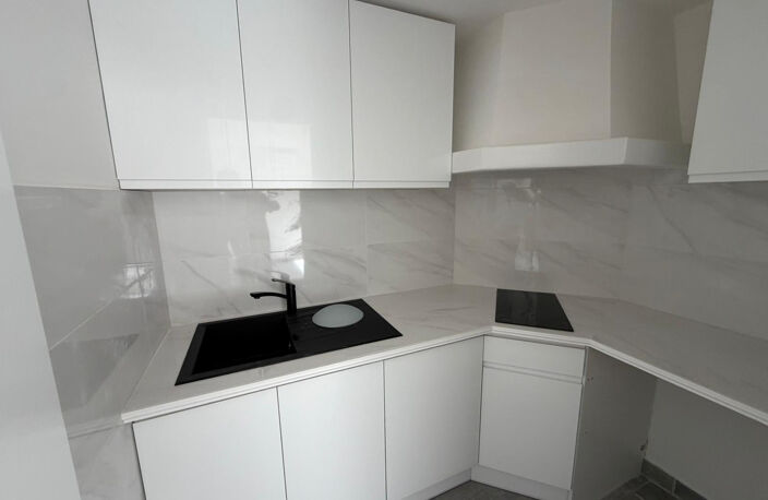 APPARTEMENT DE TYPE 1 SITUE AU LAPIN BLANC 13008 — photo 2