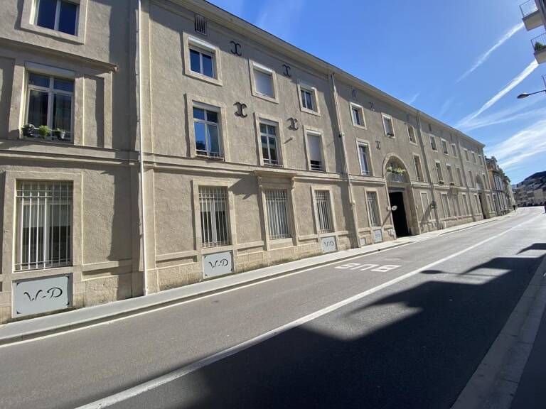 Appartement 4 pièces avec emplacement de parking et cave — photo 1