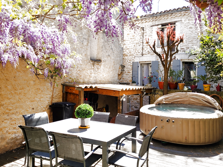 Très jolie Maison en pierre avec extérieurs sans vis-à-vis — photo 1