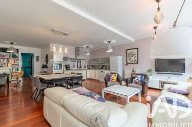 Appartement 6 pièces 319000 €