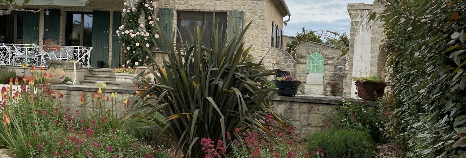 Maison 4 Pièces 164 m² à vendre à Taillades (84300)
