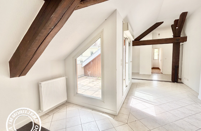 T5 atypique de 105 m2 au 2 ème étage avec Terrasse et vue sur le Château Charmille — photo du bien