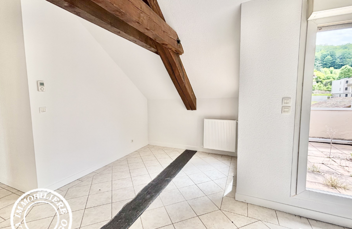 T5 atypique de 105 m2 au 2 ème étage avec Terrasse et vue sur le Château Charmille — photo 5