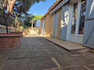 VILLA BORD DE MER DE 200 M2 - TYPE 7 - TERRAIN 550 M2 - 83400 GIENS — photo 4