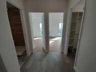 Appartement entièrement rénové-centre ville-stationnement sécurisé-balcon-2 chambres — photo 2