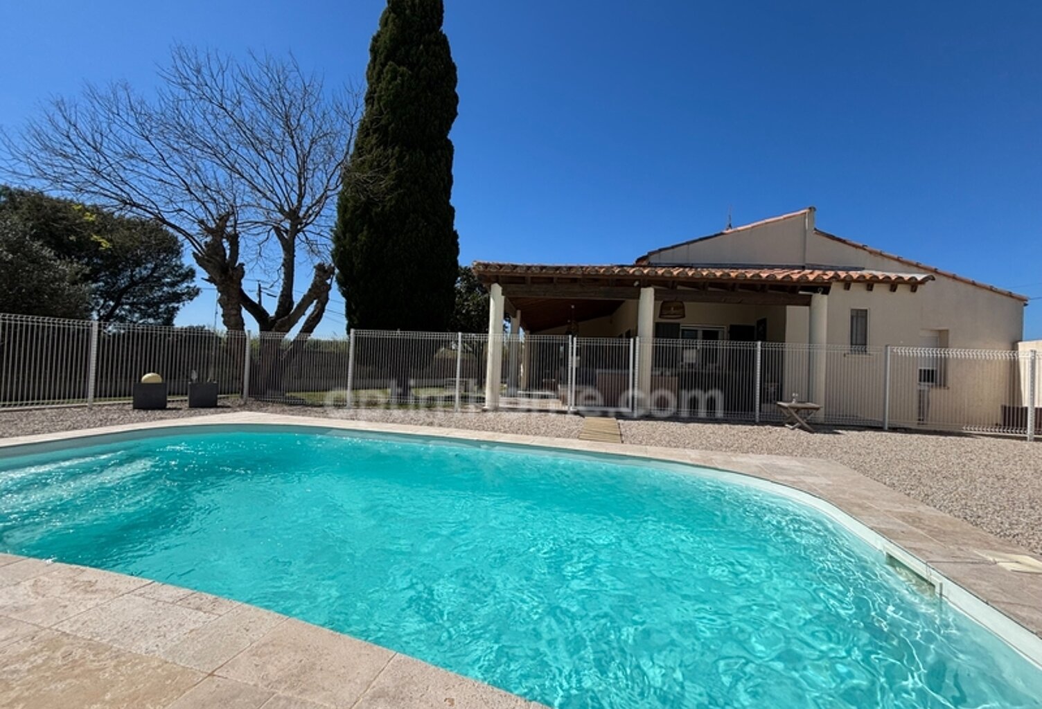 Maison à FONTVIEILLE de plain pied 4 chambres — photo 1