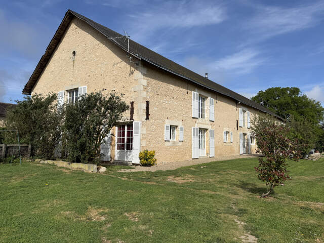 PROPRIETE 276 M2 - PROCHE CHAUVIGNY — photo du bien