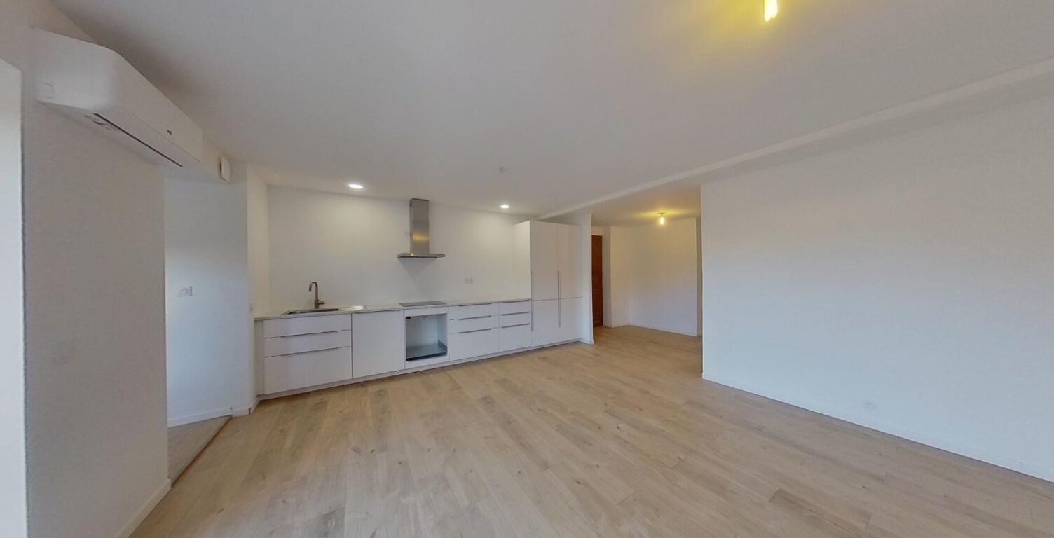 Grand T4 lumineux d'environ  90 m2 neuf quartier de la gare à hyères — photo 1