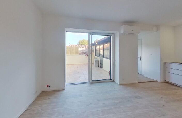 Grand T4 lumineux d'environ  90 m2 neuf quartier de la gare à hyères — photo 3