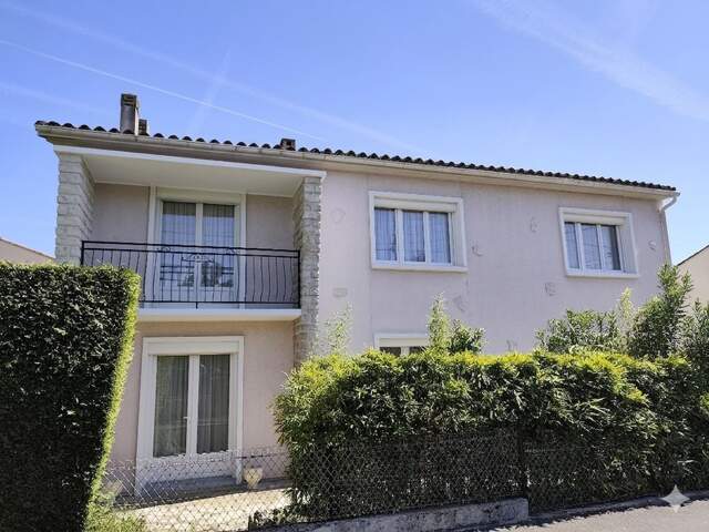 Maison à vendre 6 pièces L'ISLE D'ESPAGNAC (16) — photo du bien