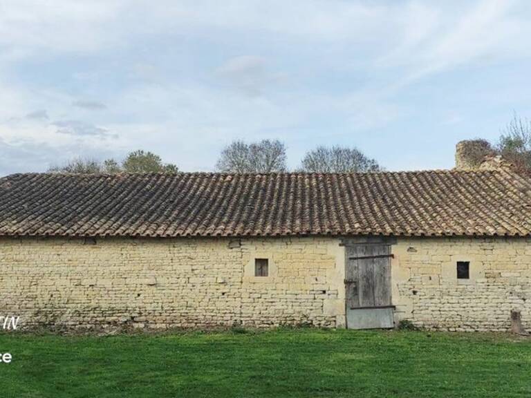 Grange à vendre 1 pièces SECONDIGNE SUR BELLE (79) — photo 1