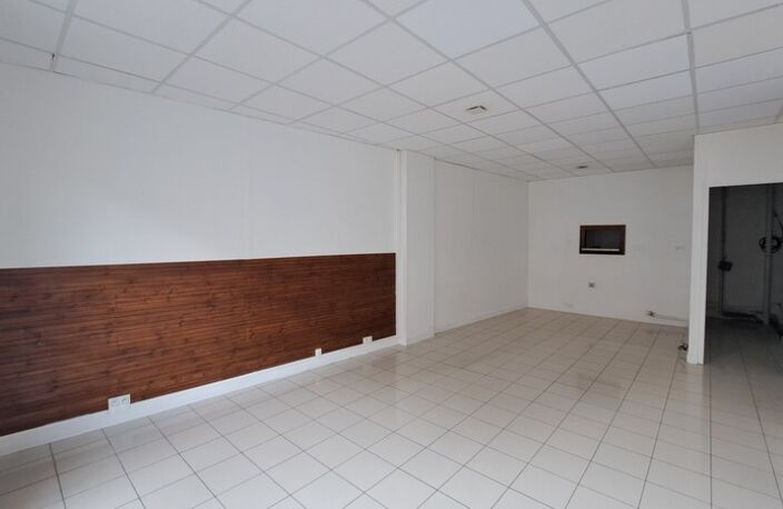 Local/bureau à louer SOISSONS (02) — photo 3