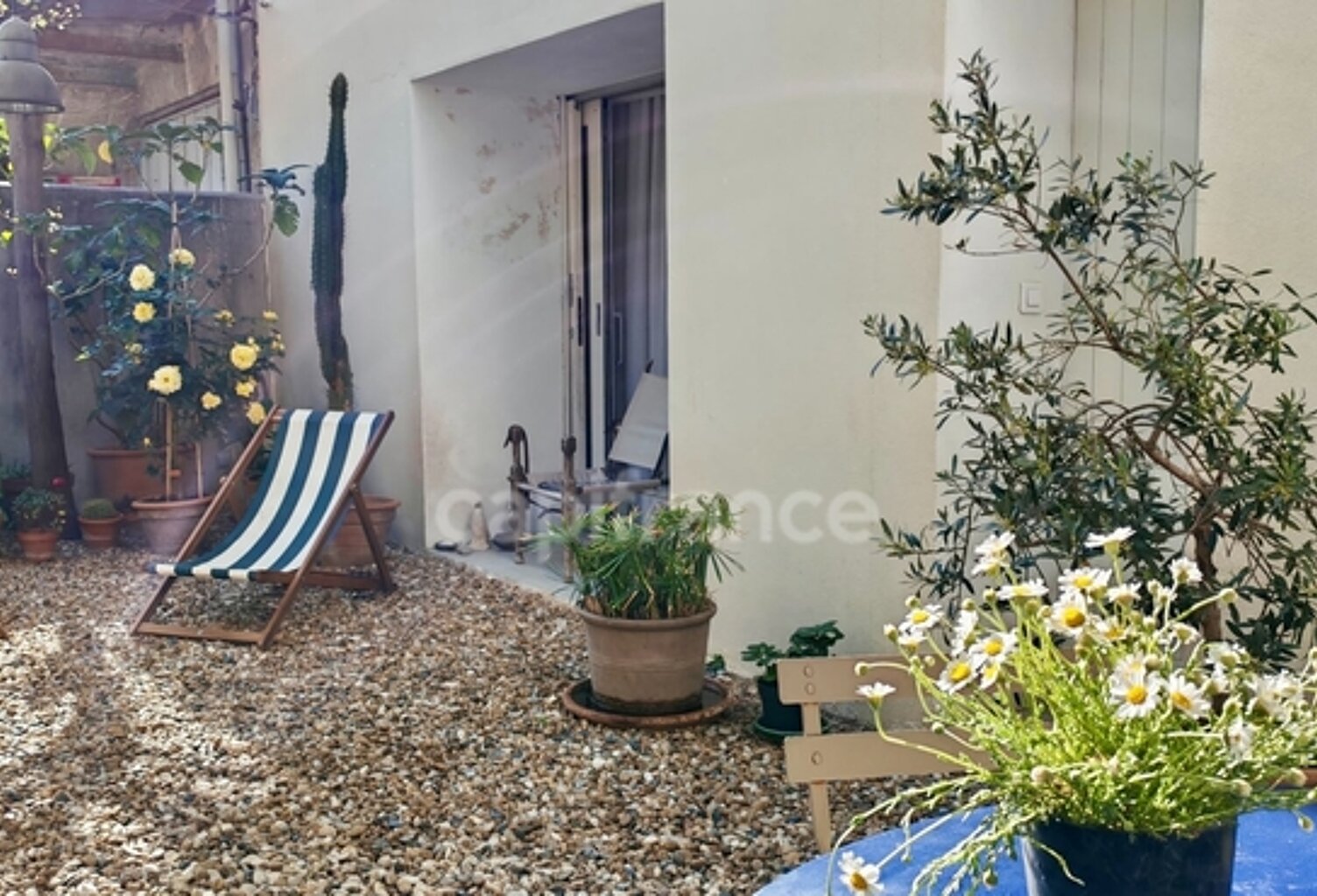 Maison à vendre 5 pièces FONTVIEILLE (13) — photo 1