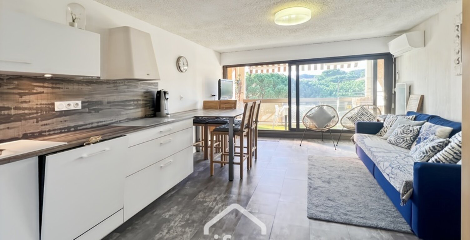 Appartement à vendre 3 pièces  (83), Bormes les mimosas, la Favière, T3 avec Parking, dernier étage et vue mer — photo 1
