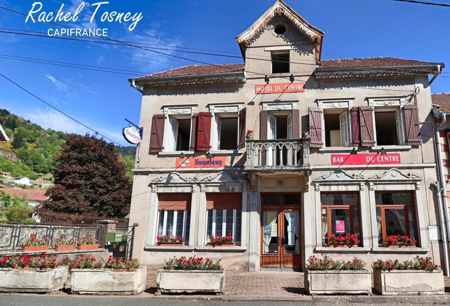 Dpt Haute-Saône (70), à vendre PLANCHER LES MINES, Bâtisse avec salle de réception et cour — photo 1