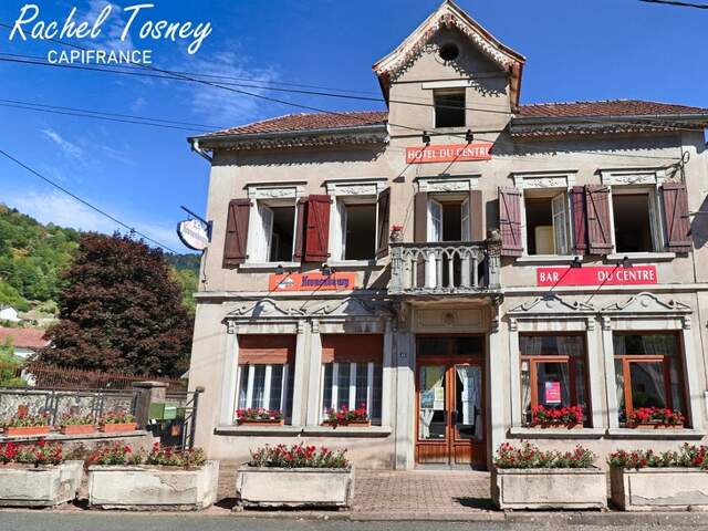 Dpt Haute-Saône (70), à vendre PLANCHER LES MINES, Bâtisse avec salle de réception et cour — photo du bien