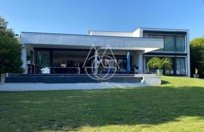 Exceptionnel à proximité de Royan. Villa avec une vue panoramique sur mer — photo 2