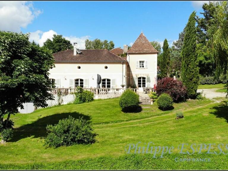 DOMAINE D'EXCEPTION AVEC PISCINE SUR UN PARC DE 8 HECTARES AVEC AOC — photo 1