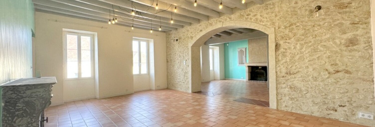 Maison 8 Pièces 220 m² à vendre à Sceaux-sur-Huisne (72160)